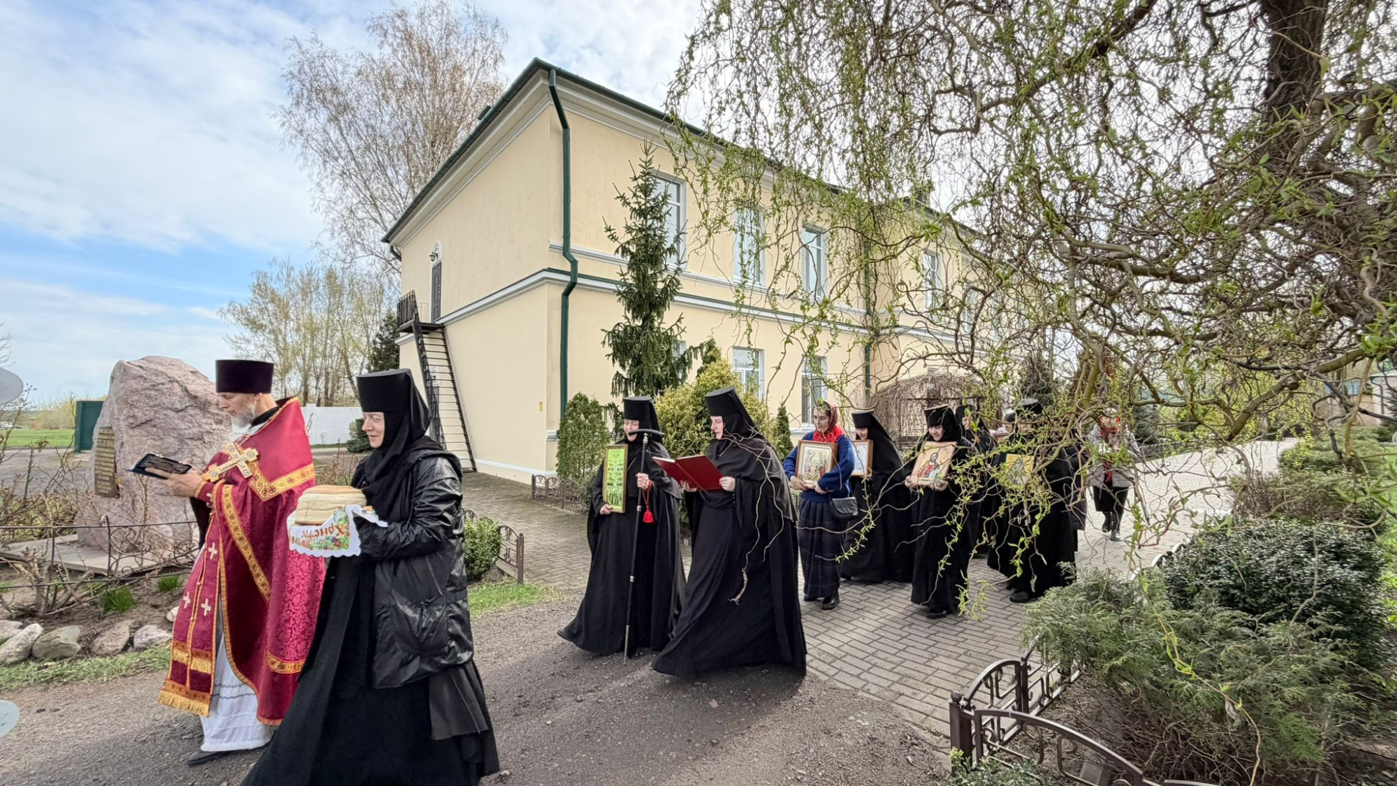 image-16-04-26-03-27